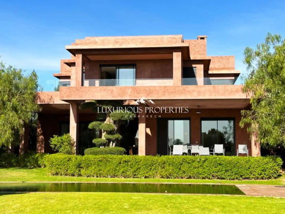 Villa au Front du Golf Amelkis à Marrakech