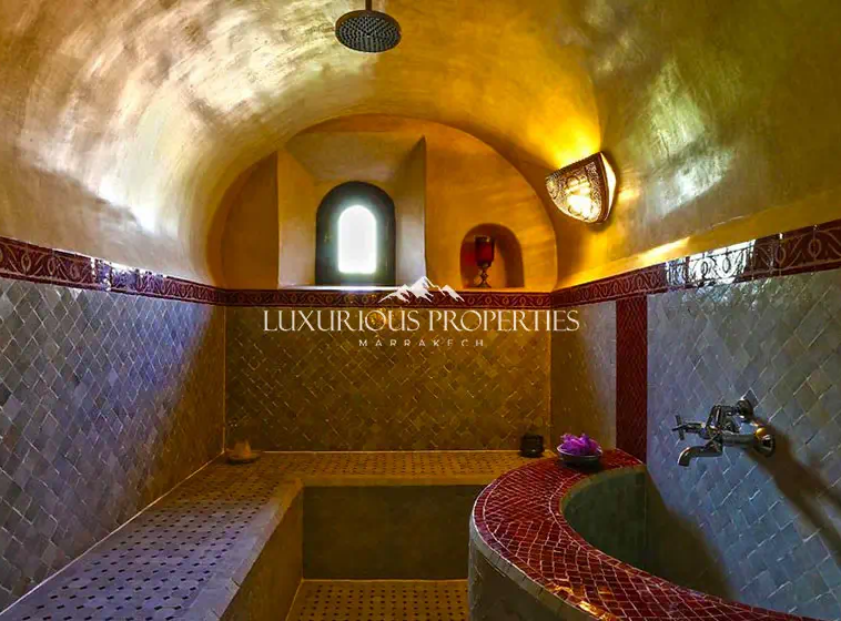 Manifique Villa à Vendre à Marrakech - Agence Immobilière - Hammam