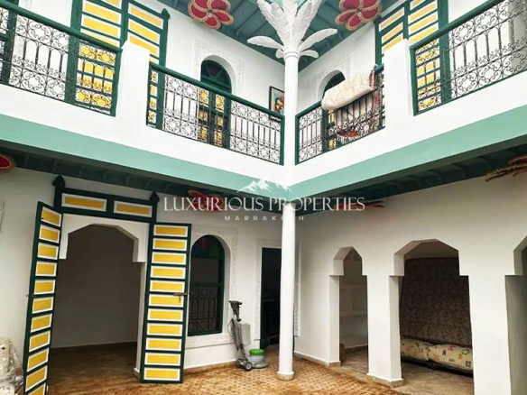 Élégant Riad de 6 Suites à Vendre – Medina