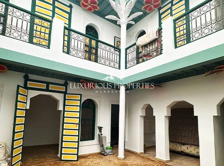 Élégant Riad de 6 Suites à Vendre – Medina