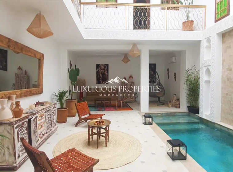 Riad de 4 chambres à vendre avec Piscine - Jamaa Lefna