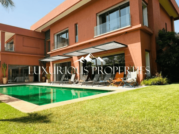 Jolie Villa à Vendre à Amelkis2, 400m², 10min du Centre Ville