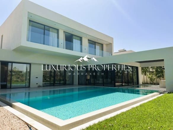 Villa de Luxe à Vendre à Amelkis, 600m², Vue Imprenable et Piscine à Débordement