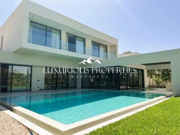 Villa de Luxe à Vendre à Amelkis, 600m², Vue Imprenable et Piscine à Débordement