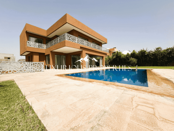 Villa de Prestige de 670m² à Louer au Front de Golf