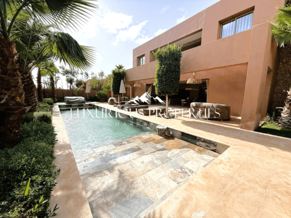 Villa de Luxe à Vendre à Marrakech de 420m² au Golf d'Amelkis avec une Magnifique vue sur l'Atlas.