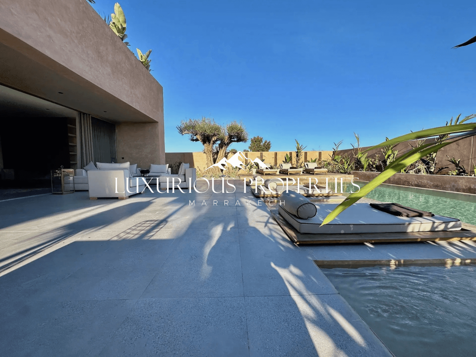 Villa de Luxe Golf Amelkis, 450m², Piscine Chauffée & Vue Atlas
