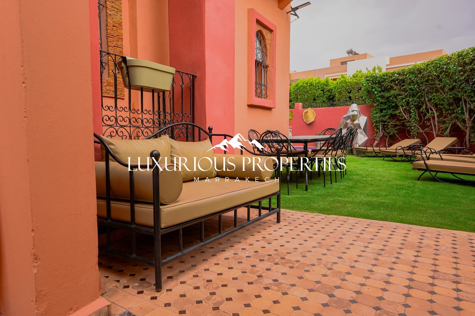 53CADF7F-1196-4FF4-9C23-4DC5DB06E623