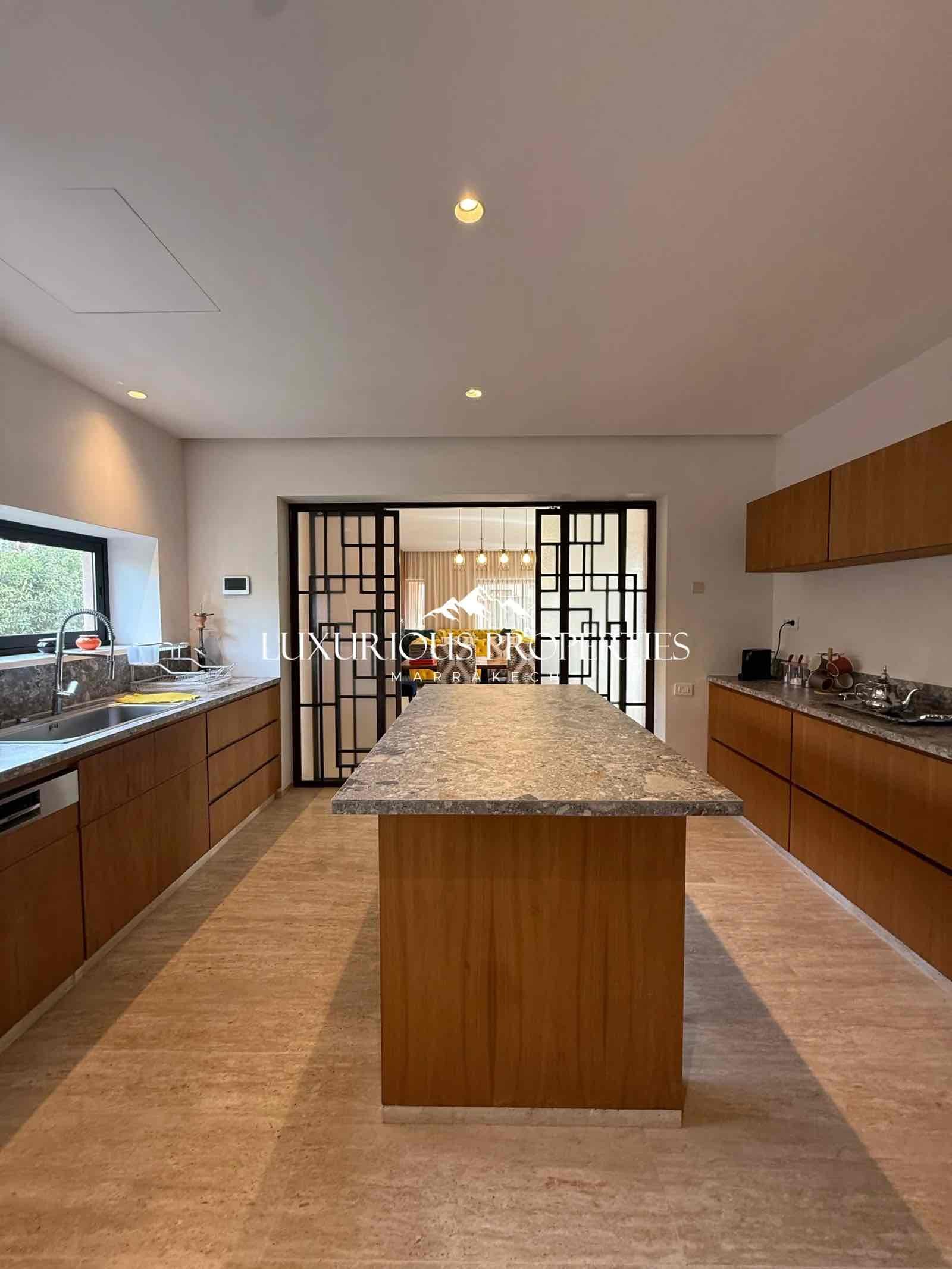 7B5C8B91-60F3-4AC0-8298-2F5822B8F4E0-2-scaled_3_11zon