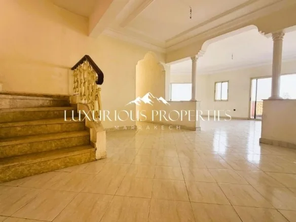 Appartement avec Rooftop Privatif - 156m², 3 Chambres, Parking - Victor Hugo