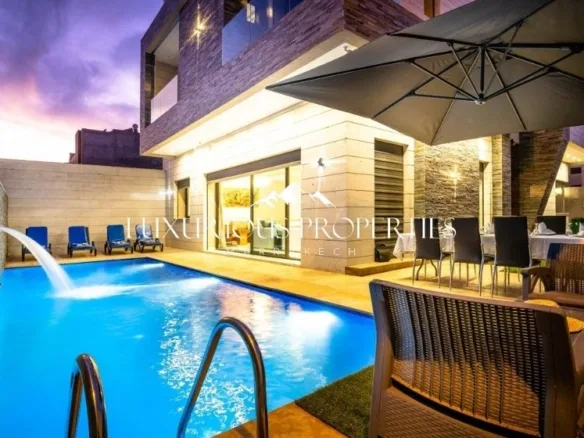 Villa moderne meublée - 500 m², 5 chambres, 5 sdb, double salon, piscine, hammam - Agdal